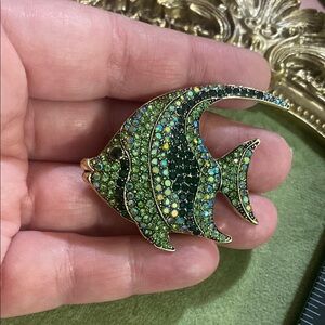 NEW Angel Fish Brooch Angelfish Pin left facing